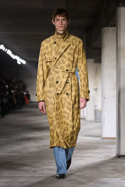 Look 42